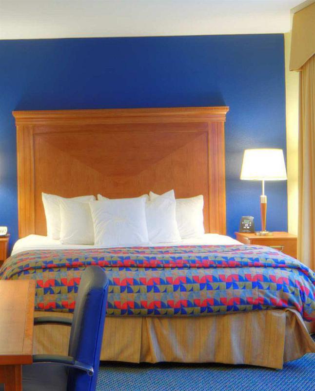Homewood Suites By Hilton Portsmouth Bilik gambar